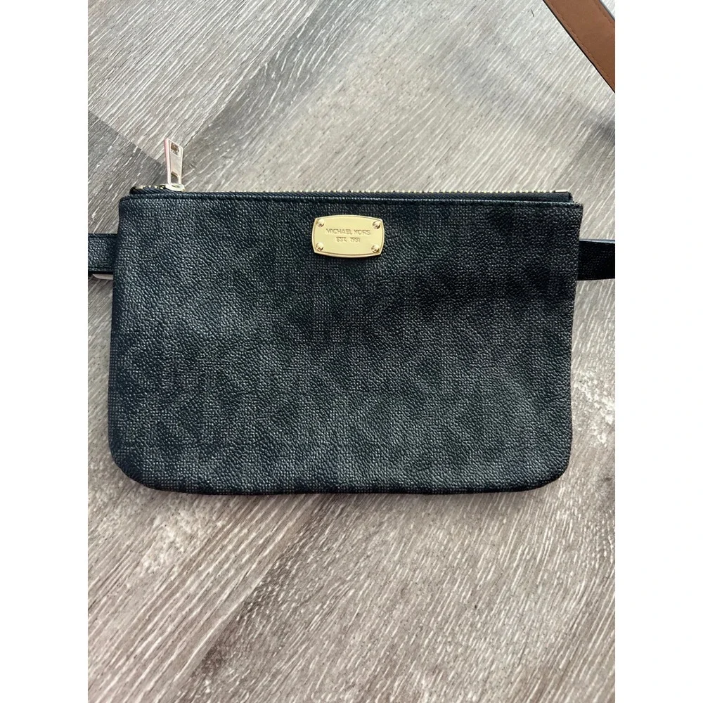 NEW Michael Kors Belt Bag Women Medium Black Signature Monogram Fanny Pack